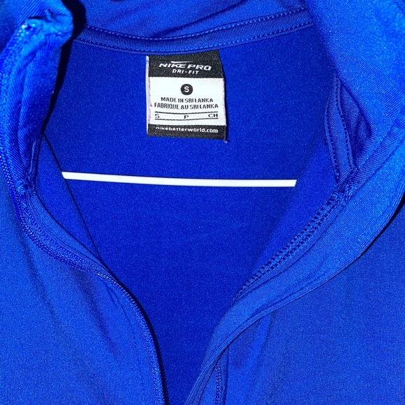 Nike Pro Zip Up - Picture 2 of 3